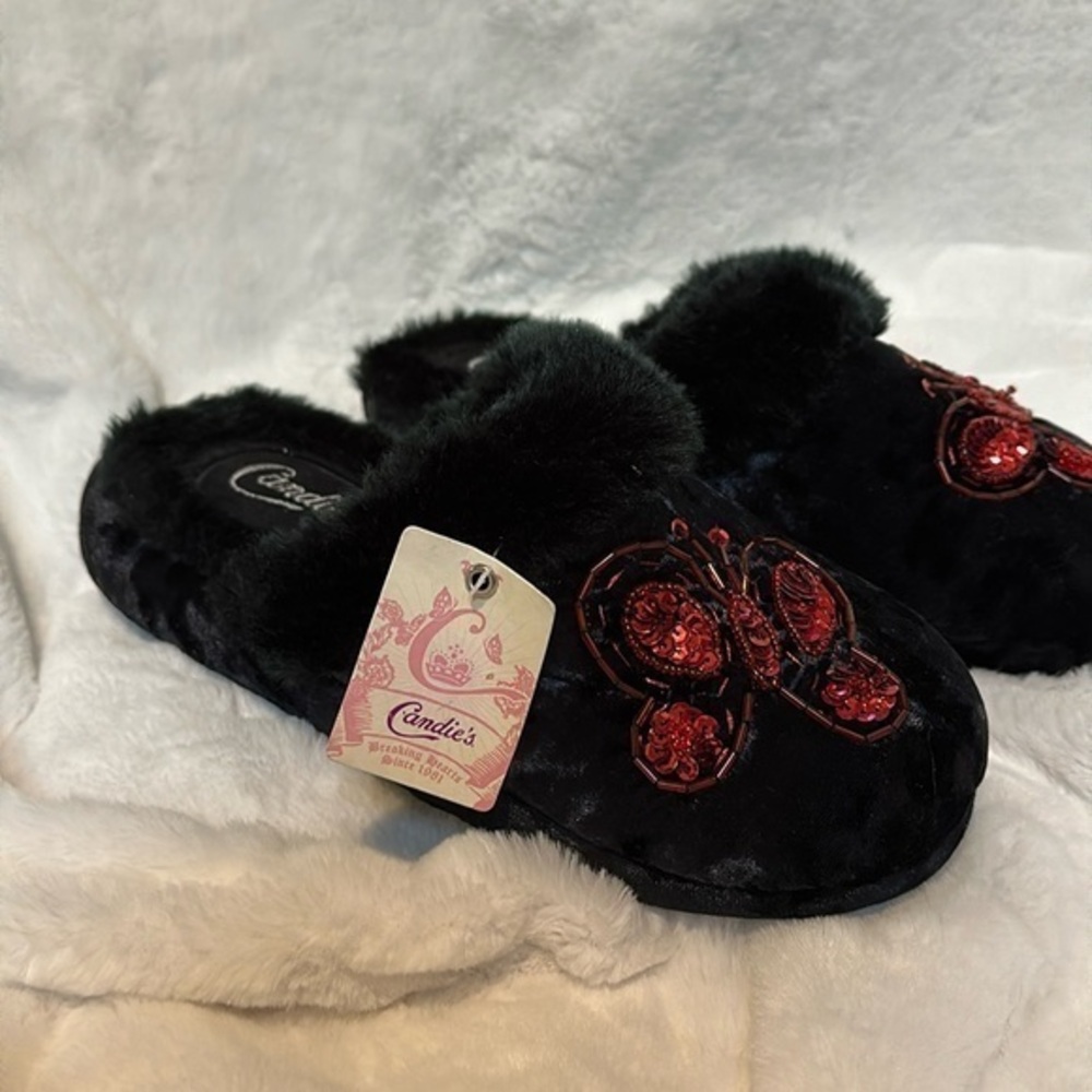 Y2K Candie’s Velour Sequin Butterfly Size 7/8 Medium.